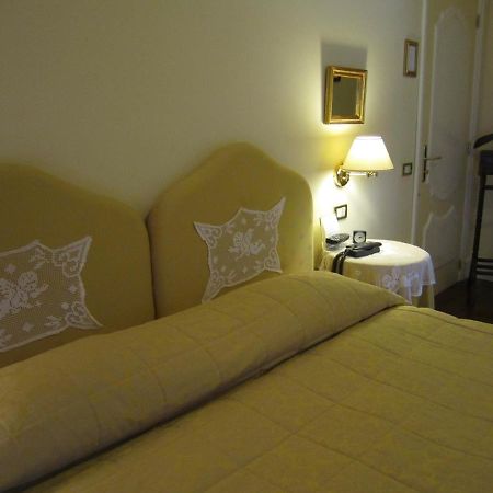 Hotel Villa Castellani Mogliano Zimmer foto
