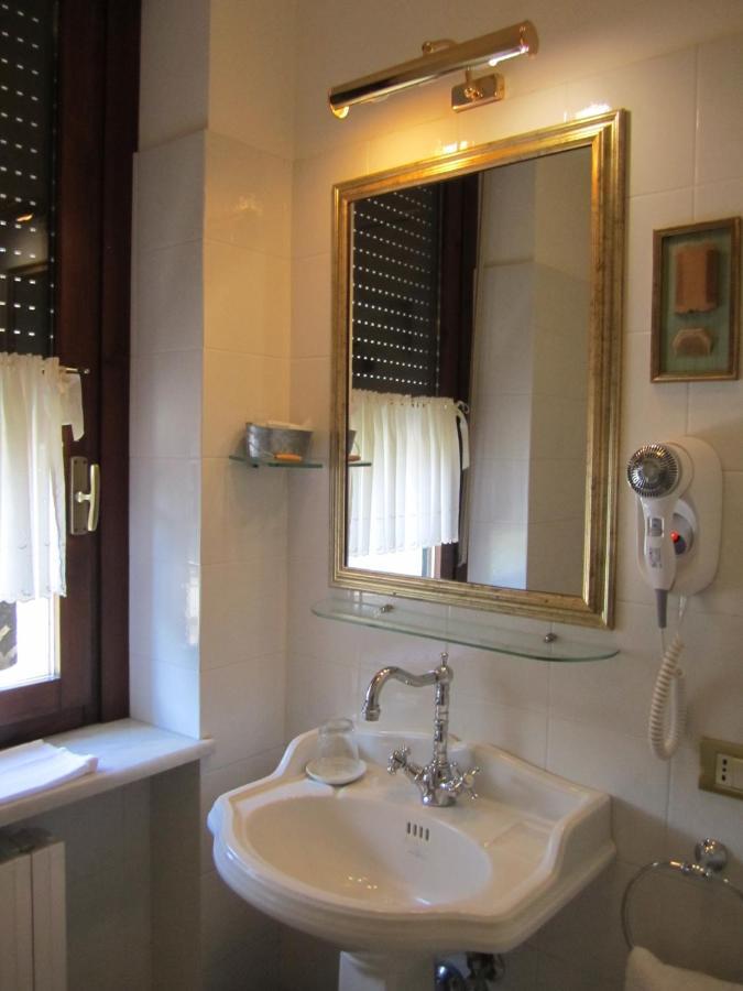 Hotel Villa Castellani Mogliano Zimmer foto